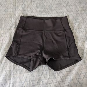 Lululemon in movement everlux shorts black size 6